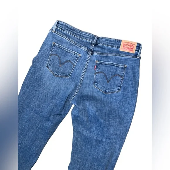 Levi’s Mid Rise Skinny Jeans in Distressed Medium Wash Women’s Size 31 - Picture 4 of 7